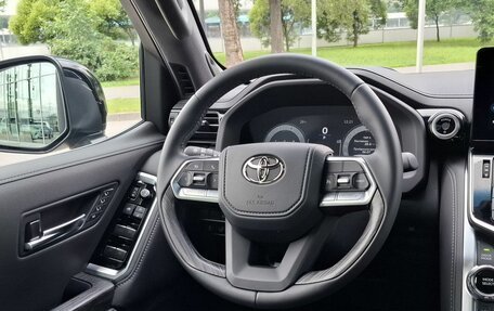 Toyota Land Cruiser, 2026 год, 15 800 000 рублей, 32 фотография