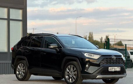 Toyota RAV4, 2022 год, 3 100 000 рублей, 4 фотография