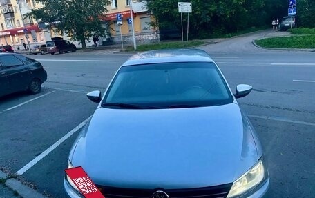 Volkswagen Jetta VI, 2012 год, 650 000 рублей, 3 фотография
