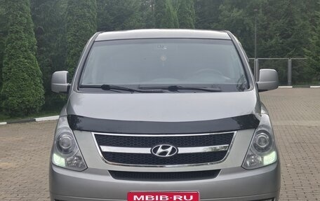 Hyundai Grand Starex Grand Starex I рестайлинг 2, 2015 год, 1 900 000 рублей, 1 фотография