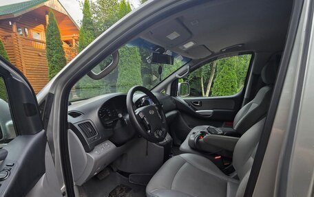 Hyundai Grand Starex Grand Starex I рестайлинг 2, 2015 год, 1 900 000 рублей, 8 фотография