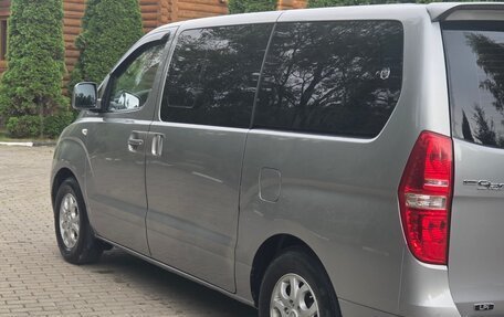 Hyundai Grand Starex Grand Starex I рестайлинг 2, 2015 год, 1 900 000 рублей, 4 фотография