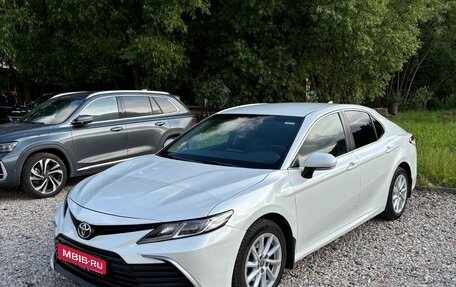Toyota Camry, 2021 год, 1 765 000 рублей, 1 фотография