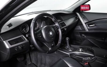 BMW 5 серия, 2004 год, 788 000 рублей, 16 фотография