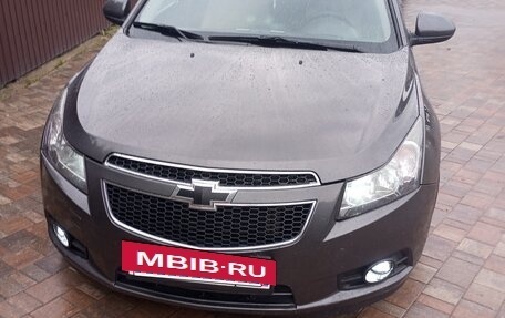 Chevrolet Cruze II, 2010 год, 695 000 рублей, 5 фотография