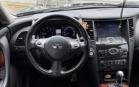 Infiniti QX70, 2016 год, 2 450 000 рублей, 10 фотография