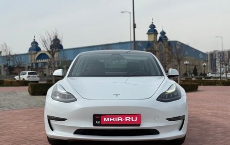 Tesla Model 3 I, 2023 год, 1 800 000 рублей, 2 фотография