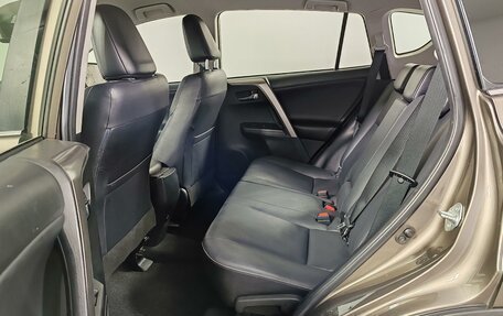 Toyota RAV4, 2016 год, 2 335 000 рублей, 12 фотография