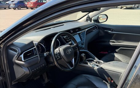 Toyota Camry, 2018 год, 2 650 000 рублей, 5 фотография