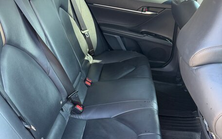 Toyota Camry, 2018 год, 2 650 000 рублей, 10 фотография