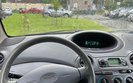 Toyota Yaris I рестайлинг, 2000 год, 165 000 рублей, 8 фотография