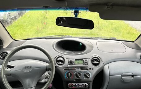 Toyota Yaris I рестайлинг, 2000 год, 165 000 рублей, 9 фотография
