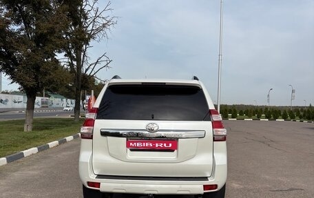 Toyota Land Cruiser Prado 150 рестайлинг 2, 2015 год, 3 800 000 рублей, 5 фотография