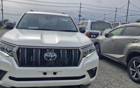Toyota Land Cruiser Prado 150 рестайлинг 2, 2021 год, 5 600 000 рублей, 9 фотография