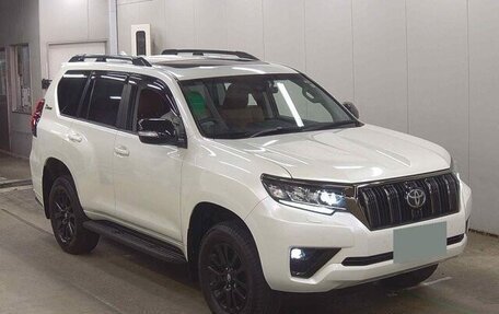 Toyota Land Cruiser Prado 150 рестайлинг 2, 2021 год, 5 600 000 рублей, 11 фотография