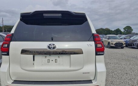 Toyota Land Cruiser Prado 150 рестайлинг 2, 2021 год, 5 600 000 рублей, 10 фотография