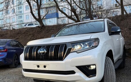 Toyota Land Cruiser Prado 150 рестайлинг 2, 2021 год, 5 600 000 рублей, 2 фотография
