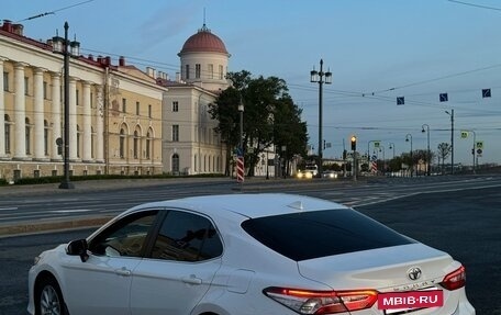 Toyota Camry, 2022 год, 2 900 000 рублей, 3 фотография