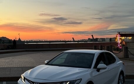Toyota Camry, 2022 год, 2 900 000 рублей, 1 фотография