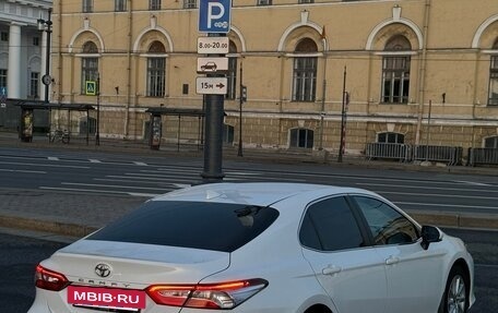 Toyota Camry, 2022 год, 2 900 000 рублей, 4 фотография