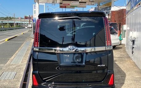 Toyota Noah III, 2021 год, 1 858 000 рублей, 4 фотография