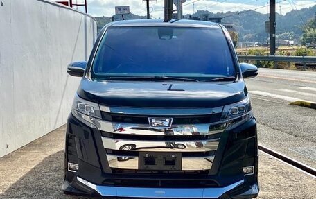 Toyota Noah III, 2021 год, 1 858 000 рублей, 9 фотография