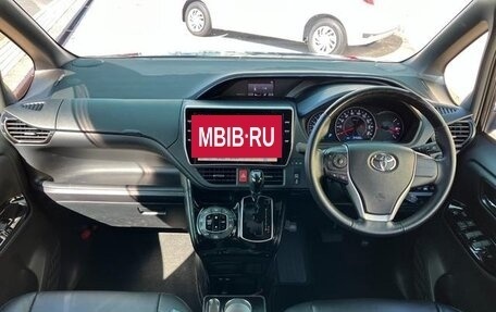 Toyota Noah III, 2021 год, 1 858 000 рублей, 10 фотография