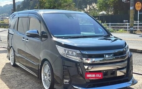 Toyota Noah III, 2021 год, 1 858 000 рублей, 6 фотография