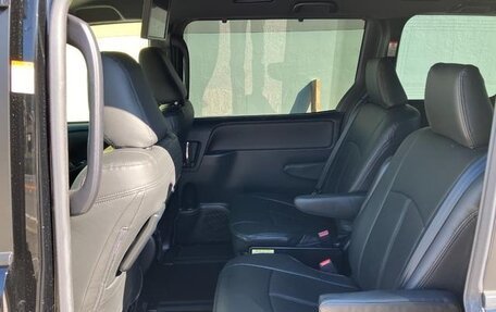 Toyota Noah III, 2021 год, 1 858 000 рублей, 25 фотография