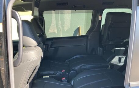 Toyota Noah III, 2021 год, 1 858 000 рублей, 24 фотография