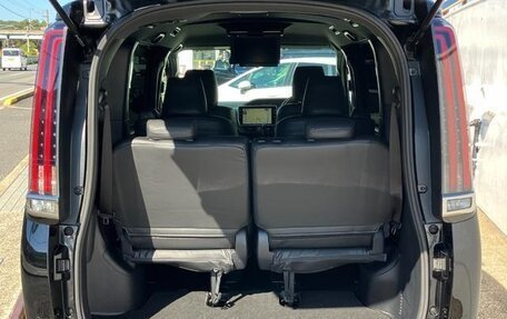 Toyota Noah III, 2021 год, 1 858 000 рублей, 28 фотография