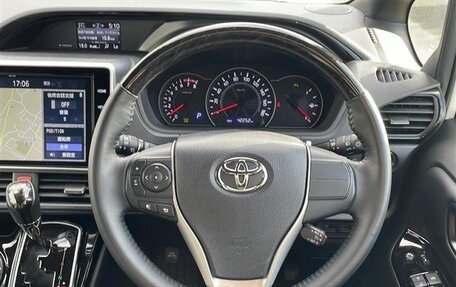 Toyota Noah III, 2020 год, 1 876 000 рублей, 10 фотография