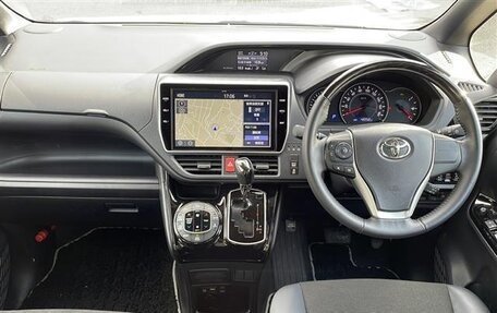 Toyota Noah III, 2020 год, 1 876 000 рублей, 9 фотография