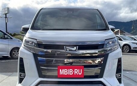 Toyota Noah III, 2020 год, 1 876 000 рублей, 8 фотография