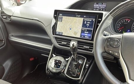 Toyota Noah III, 2020 год, 1 876 000 рублей, 12 фотография