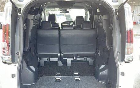 Toyota Noah III, 2020 год, 1 876 000 рублей, 19 фотография
