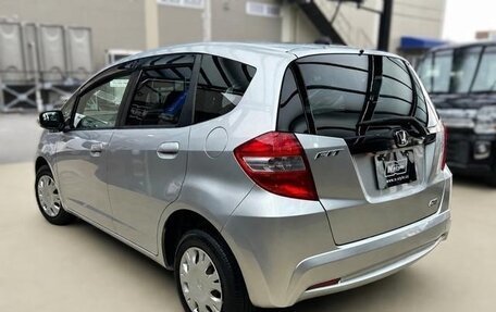Honda Fit III, 2013 год, 650 000 рублей, 8 фотография
