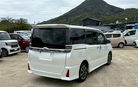 Toyota Voxy III, 2021 год, 1 842 000 рублей, 5 фотография