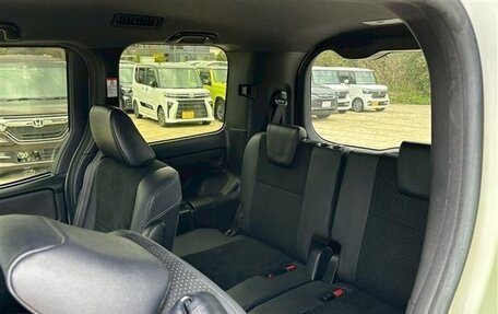 Toyota Voxy III, 2021 год, 1 842 000 рублей, 14 фотография