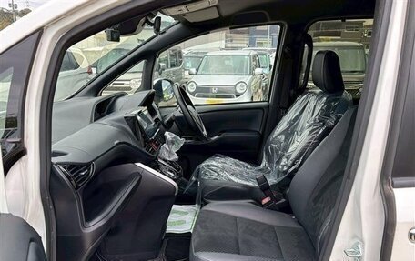 Toyota Voxy III, 2021 год, 1 842 000 рублей, 12 фотография