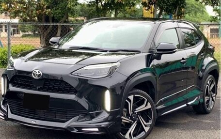 Toyota Yaris Cross, 2022 год, 1 368 000 рублей, 2 фотография