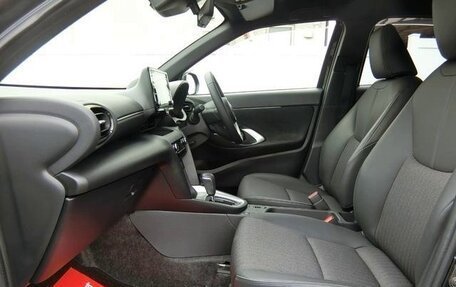 Toyota Yaris Cross, 2022 год, 1 368 000 рублей, 16 фотография