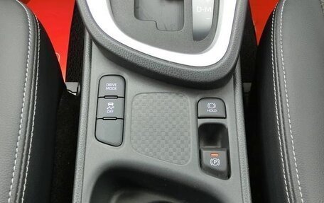 Toyota Yaris Cross, 2022 год, 1 368 000 рублей, 14 фотография