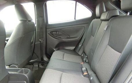 Toyota Yaris Cross, 2022 год, 1 368 000 рублей, 23 фотография
