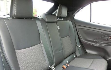 Toyota Yaris Cross, 2022 год, 1 368 000 рублей, 22 фотография