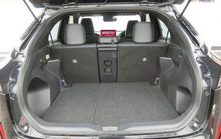 Toyota Yaris Cross, 2022 год, 1 368 000 рублей, 25 фотография