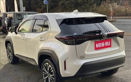 Toyota Yaris Cross, 2022 год, 1 344 000 рублей, 3 фотография
