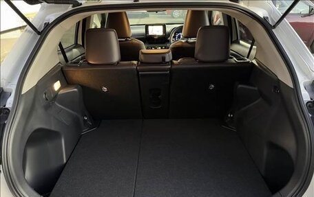 Toyota Yaris Cross, 2022 год, 1 344 000 рублей, 18 фотография