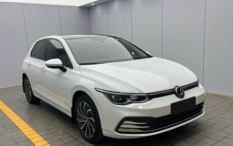 Volkswagen Golf VIII, 2022 год, 2 150 000 рублей, 3 фотография