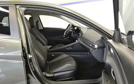 Hyundai Elantra, 2023 год, 1 025 000 рублей, 4 фотография